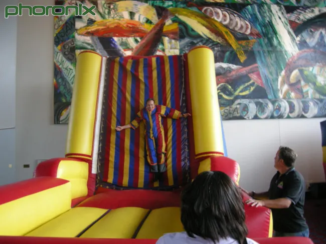 Mark Shuttleworth Sends Out Apologies Mark Shuttleworth Sends Out Apologies