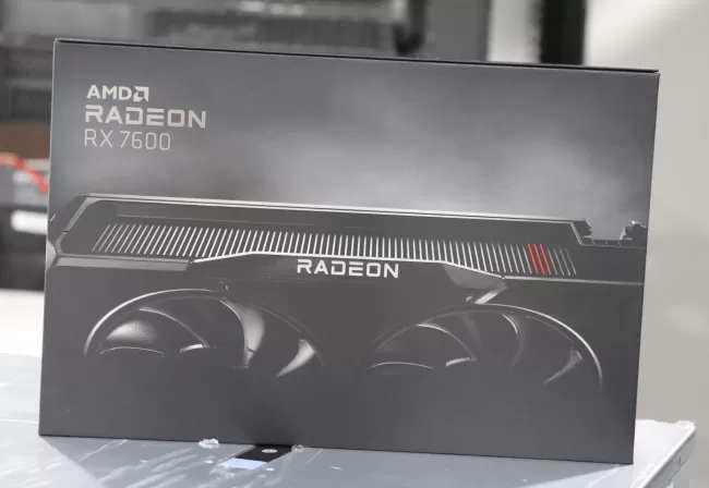 Radeon RX 7600 packaging