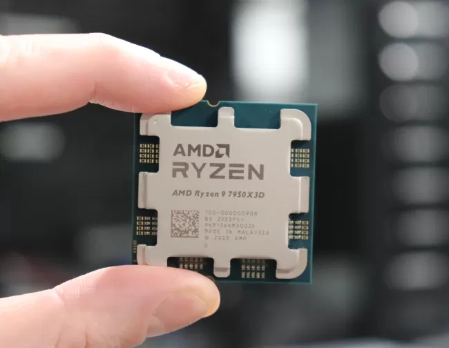 AMD Ryzen 9 7950X3D top