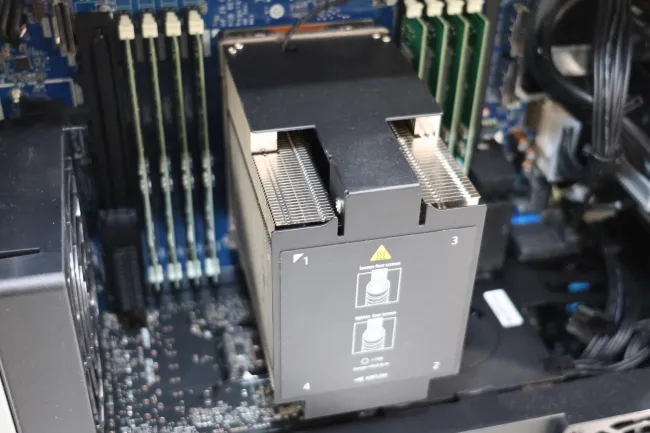 HP Z6 G5 A workstation inside with AMD Ryzen Threadripper 7995WX CPU