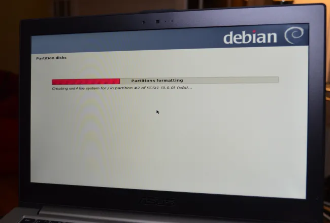 Trying Out The Debian 8.0 Jessie Installer Alpha 1 - Phoronix