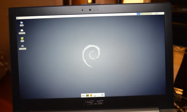 Trying Out The Debian 8.0 Jessie Installer Alpha 1 - Phoronix