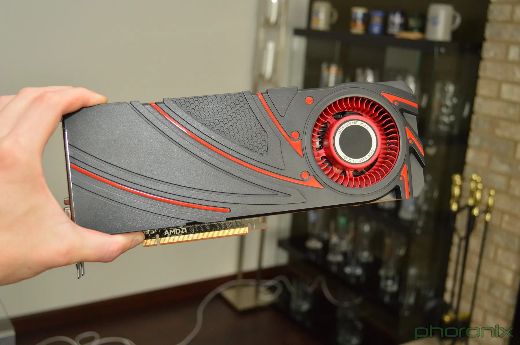 R9 290x не выводит изображение