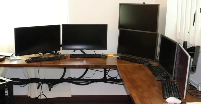 Huanuo Hndsk2 Dual Monitor Arms Work Out Great Phoronix