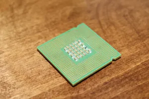 Intel Clears Up Microcode Licensing Controversy - Simpler License, Allows Benchmarking