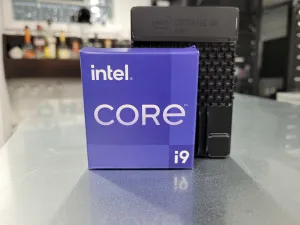 Latest Linux Code Smashes 14M IOPS Per-Core With Intel Core i9  12900K + Optane