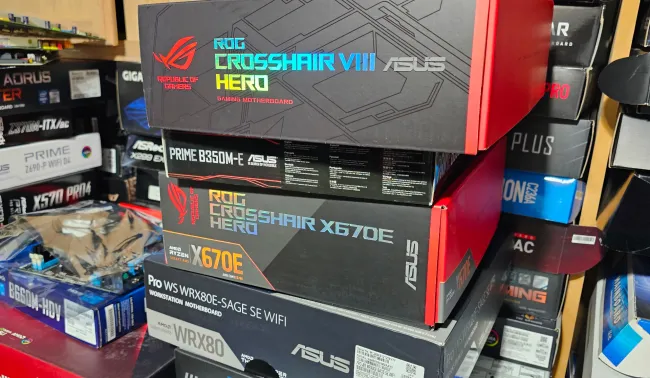 ASUS motherboard packages