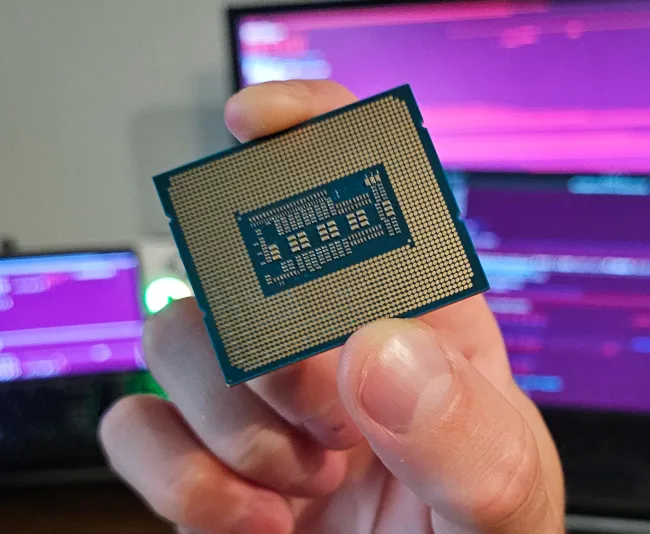 CPU picture with Ubuntu background