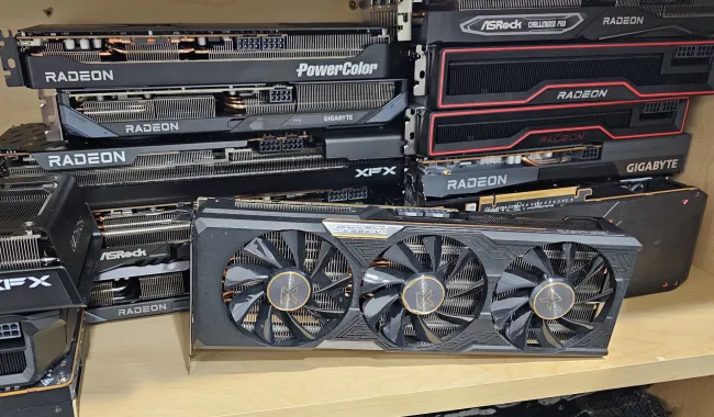 R9 Fury وبطاقات رسومات AMD الأخرى