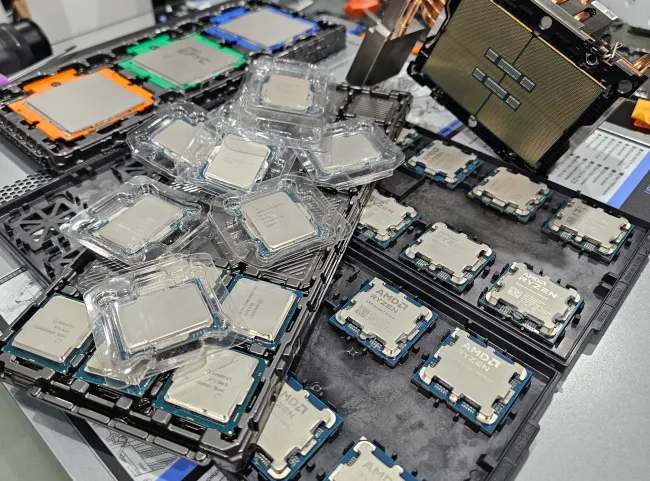 معالجات Intel و AMD