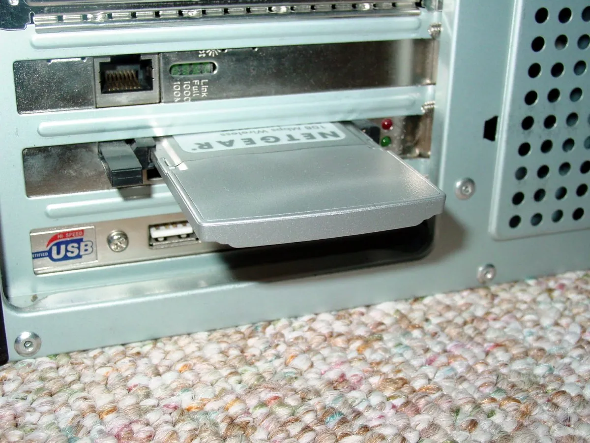 Linux 7.1: il kernel dice addio a driver PCMCIA e Baikal obsoleti