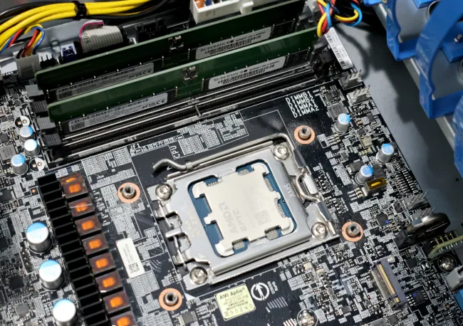 AMD EPYC 4585PX バルク AMD EPYC 4584PX Specs | TechPowerUp CPU Database