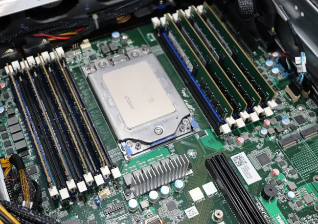 AMD EPYC 7601 TYAN 2U Server