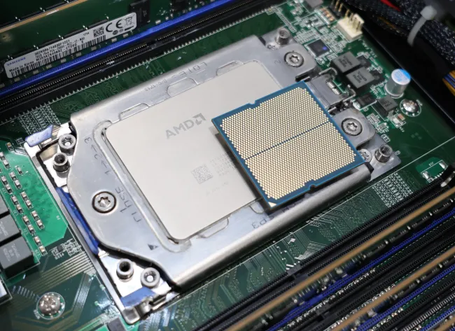 سلسلة AMD EPYC 4005 أصغر ولكنها أقوى