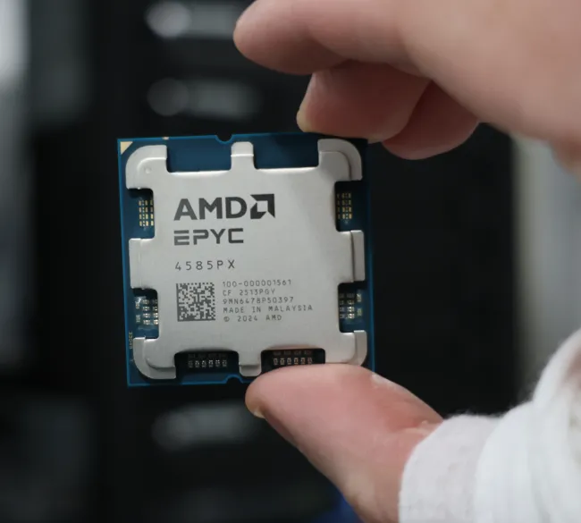 AMD EPYC 4585PX معالج