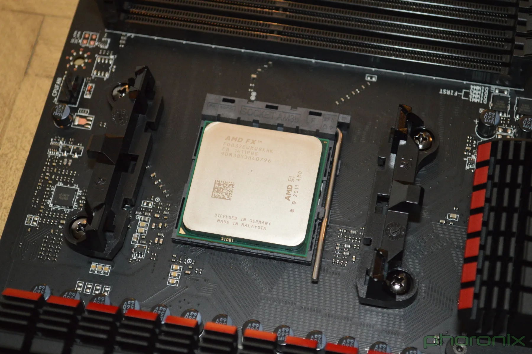 Phoronix Amd Fx e Performance On Linux Image Amd Fxe Mobo4