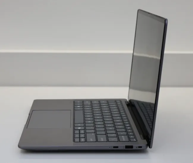 HP ZBook Ultra G1a side view