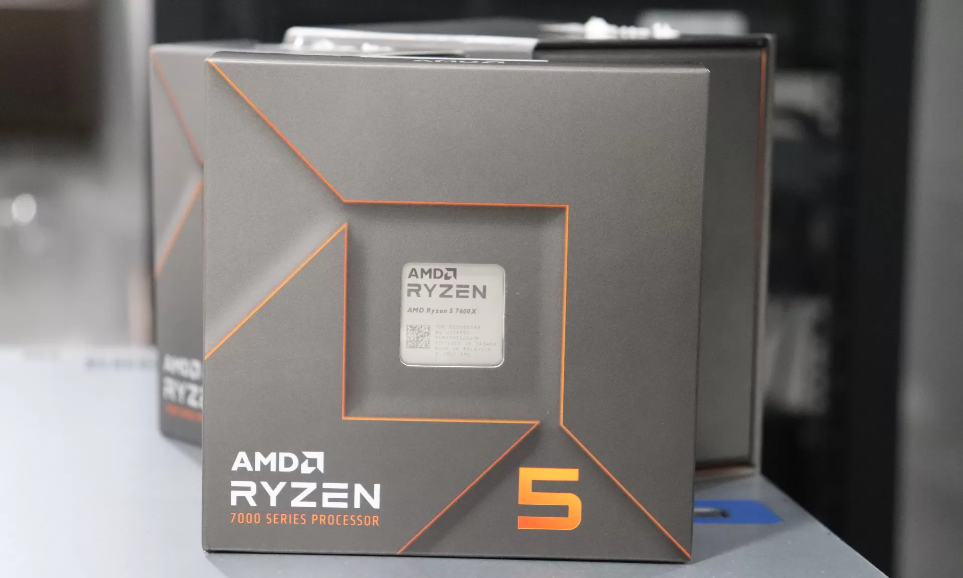 AMD Ryzen 5 7600X Linux Performance Review - Phoronix