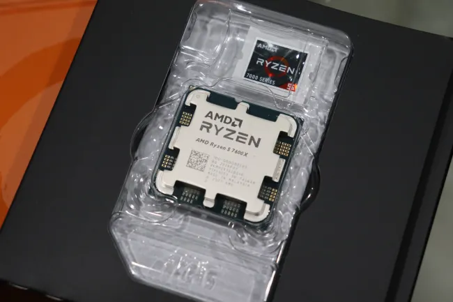 AMD Ryzen 5 7600X