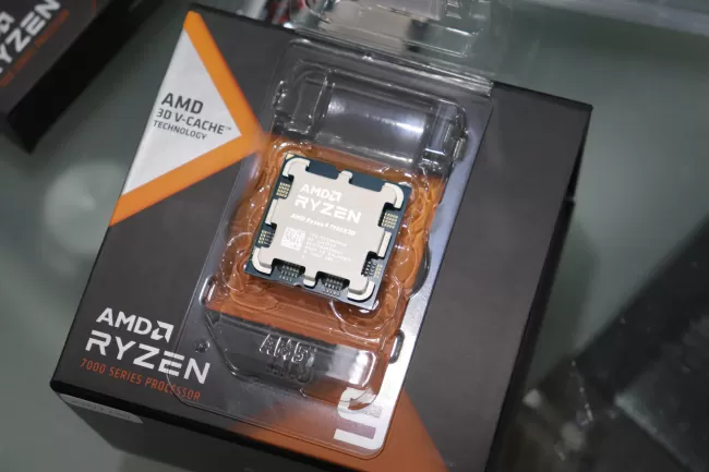 AMD Ryzen 7 7800X3D Review - The Best Gaming CPU - Unboxing & Photos