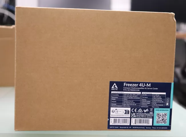 Arctic Freezer 4U-M packaging