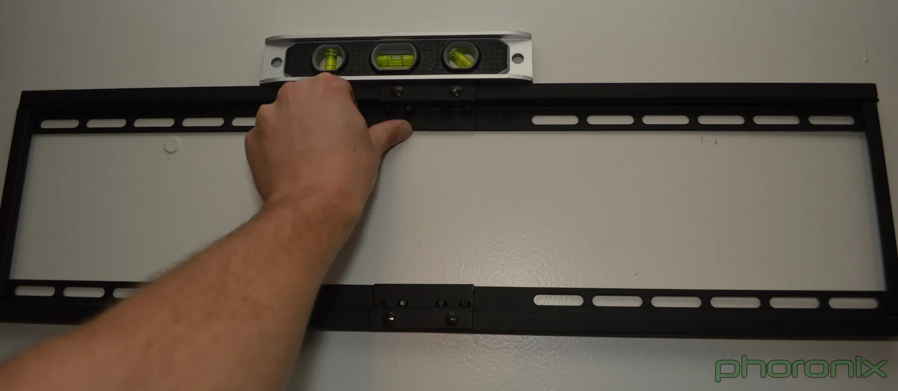 [Phoronix] Cheetah Mounts The Affordable Way To Put Your TV On The