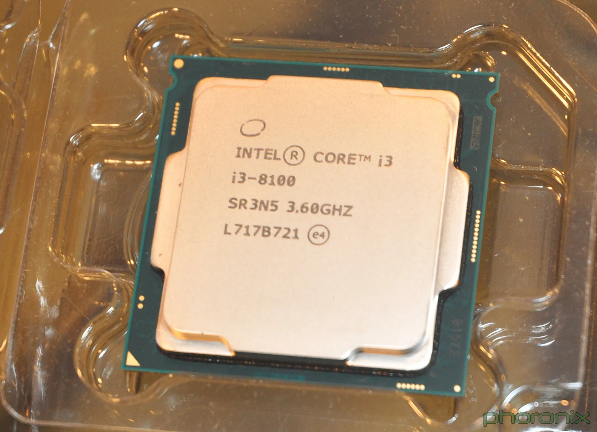 Phoronix] Intel Core i3 8100: 3.6GHz Quad-Core With UHD