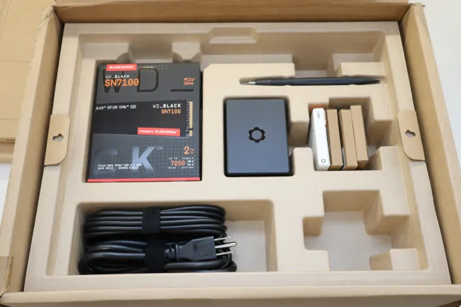 Framework Laptop 13 Pro DIY contents