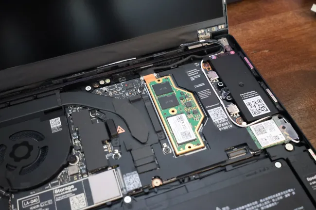 Framework Laptop 13 Pro with LPCAMM2 memory installed