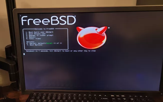 FreeBSD boot splash screen.