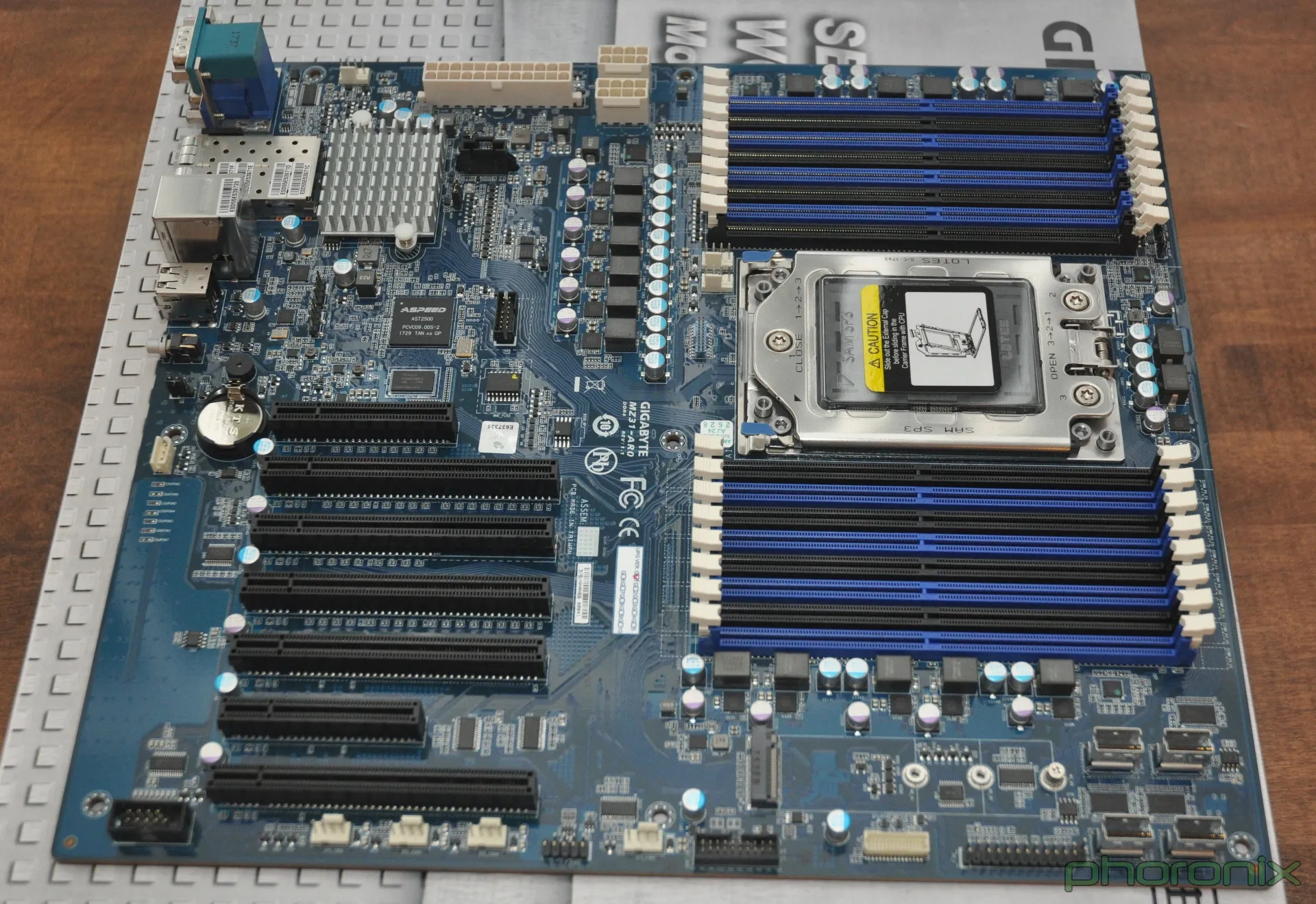 [Phoronix] Gigabyte MZ31AR0 EPYC Motherboard With Dual 10Gb/s LAN, 16