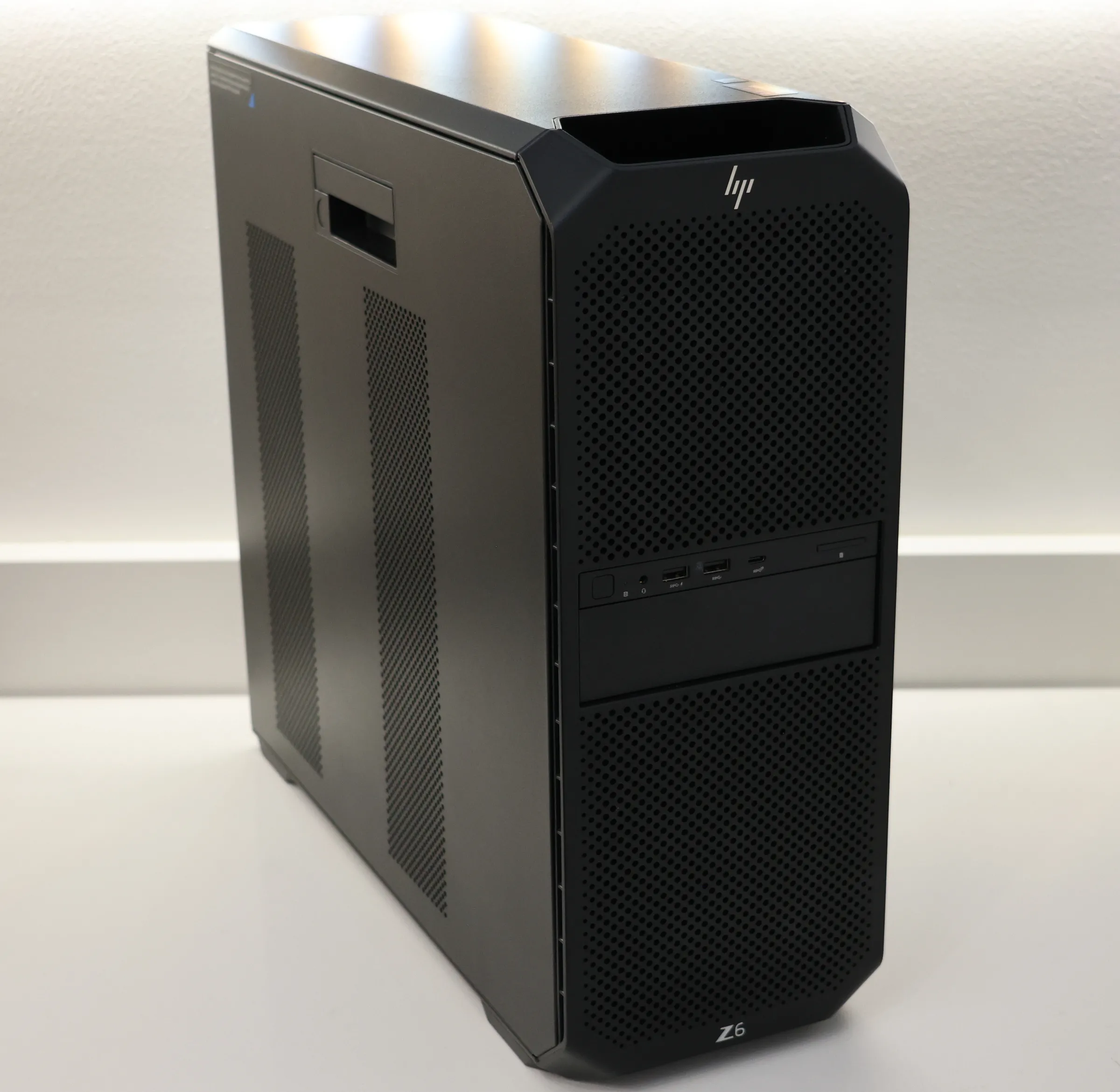 HP Z6 G5 A: La workstation si aggiorna per l'AI on-premise con Threadripper PRO 9000 e Blackwell