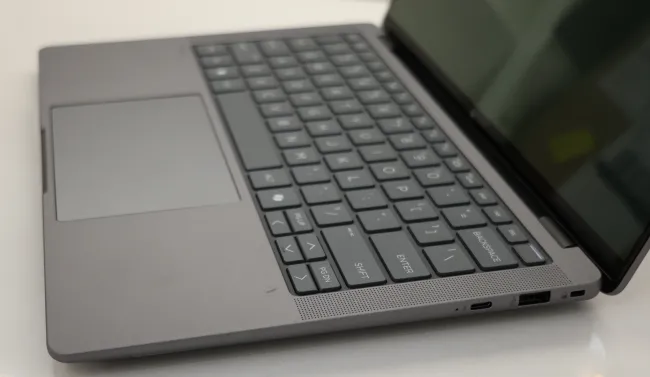 HP ZBook Ultra G1a right view