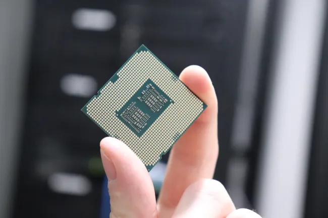 I5 9400f 2025 ryzen 5 3600x
