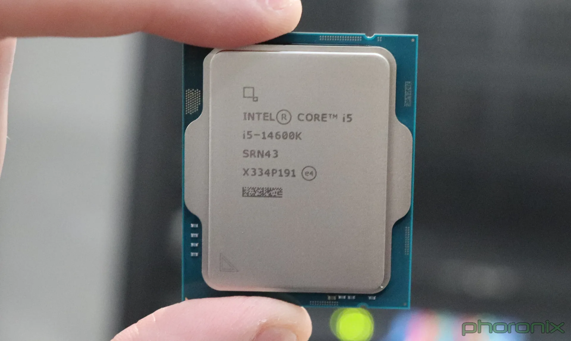 Phoronix] Intel Core i5 14600K & Intel Core i9 14900K Linux Benchmarks  Image (Intel 14600k 14900k 2)