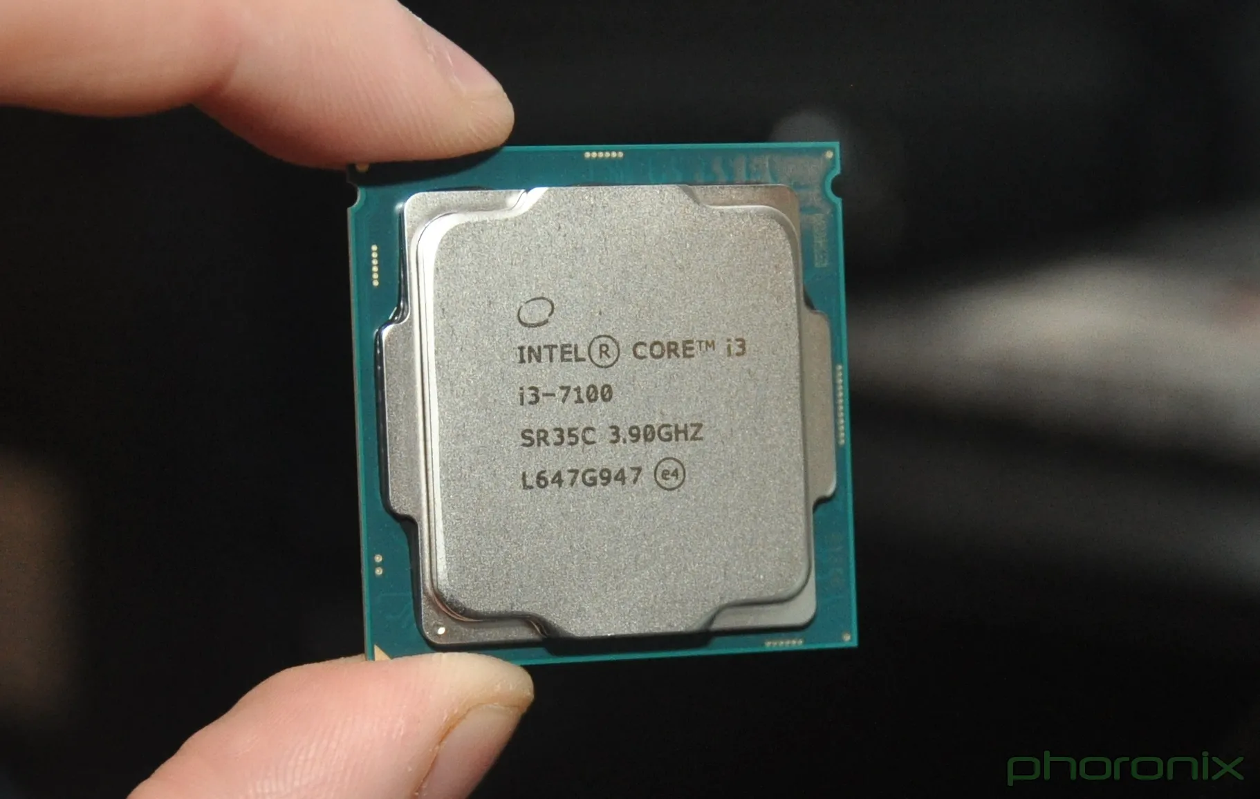 Процессор intel core i3 сокет. Core i3 2100 сокет. Intel Core i3-7100. Процессор Intel 7100. Intel Core i3 7100 CPU.