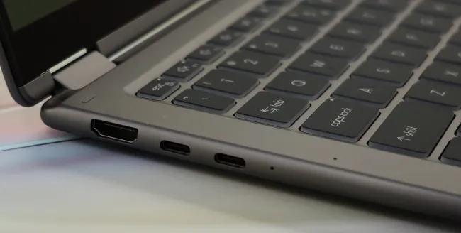 MSI Prestige 14 AI+ Evo side I/O