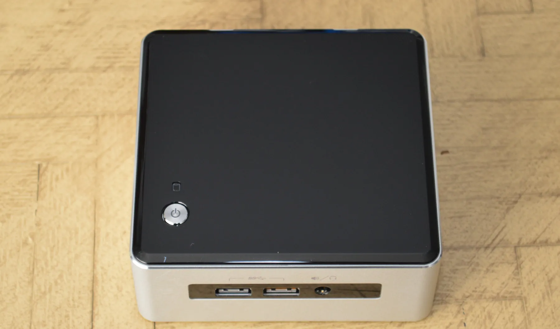 Intel Core i3 5010U NUC5i3RYB Broadwell Benchmarks On Ubuntu Linux