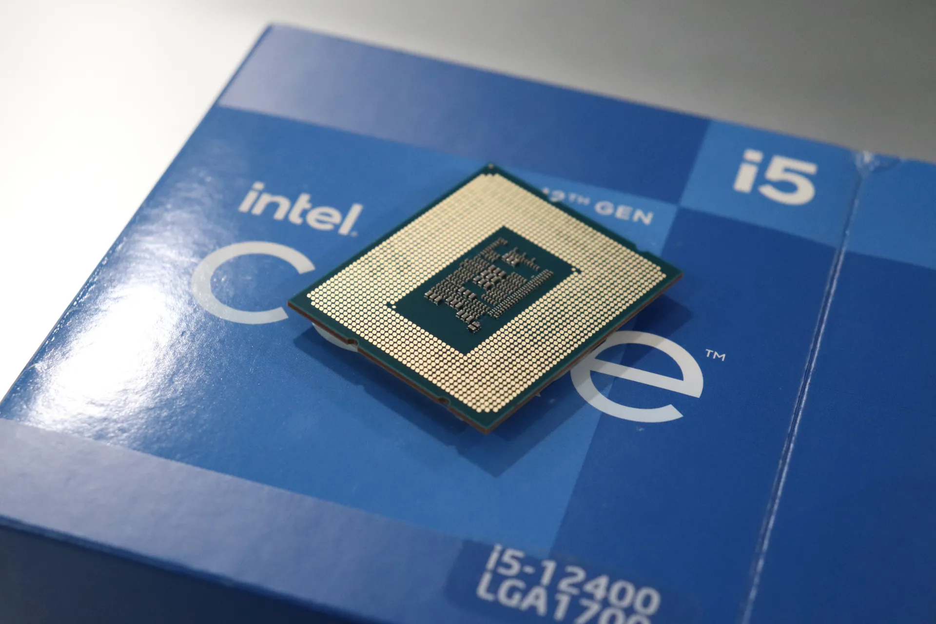 Formally announced at CES, the Core i5 12400 and other Alder Lake non-K desktop CPUs are beginning to appear in retail channels. Last week I was able 
