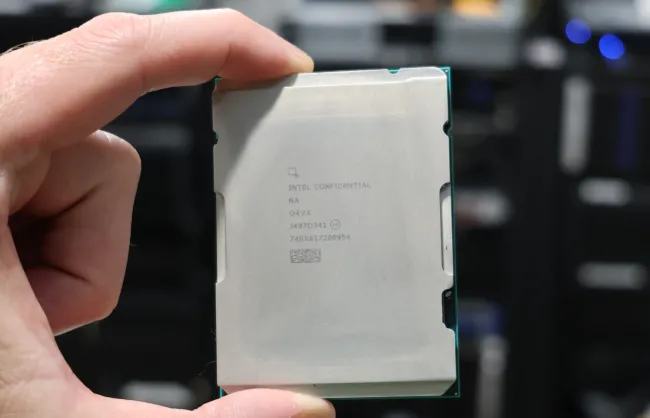 Intel Xeon 6766E/6780E Sierra Forest vs. Ampere Altra