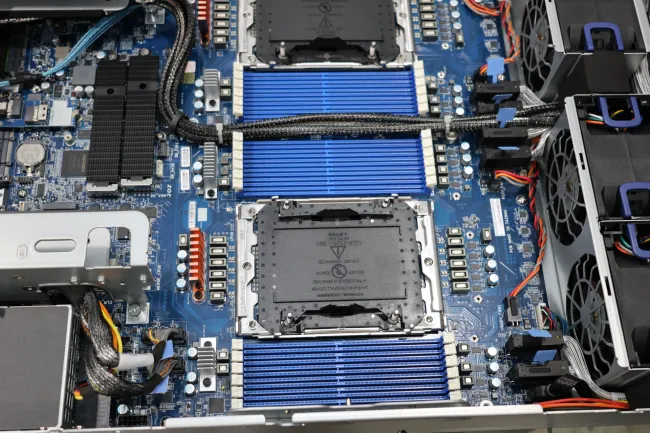 Intel Xeon 6980P 