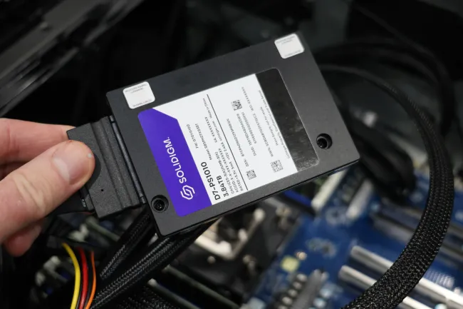 Solidigm PCIe 5.0 NVMe SSD