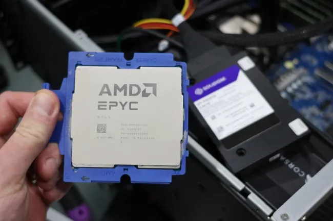 Solidigm PCIe 5.0 NVMe SSD + AMD EPYC 9745 CPU