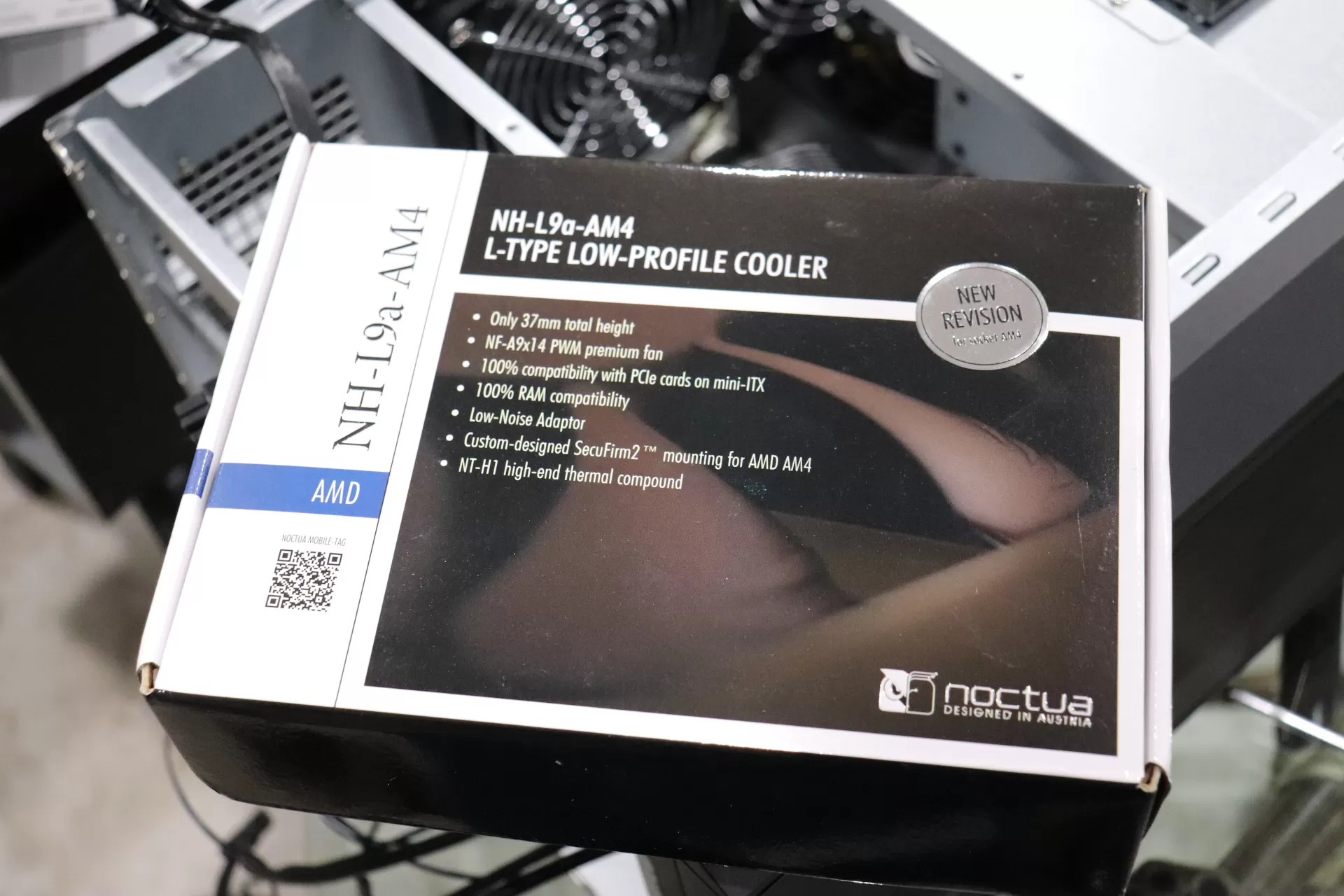 Noctua NH-L9a-AM4 ロープロファイル AMD Ryzen Amazon.com: Noctua NH-L9a-AM4, Premium Low-Profile CPU