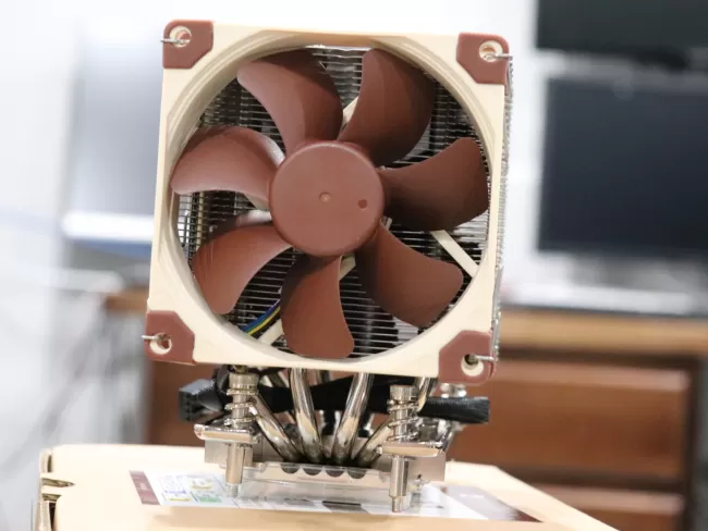 Noctua NH-D9 TR5-SP6 front