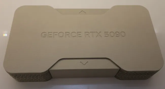 NVIDIA GeForce RTX 5090 box