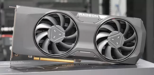 Radeon RX 7800 XT front