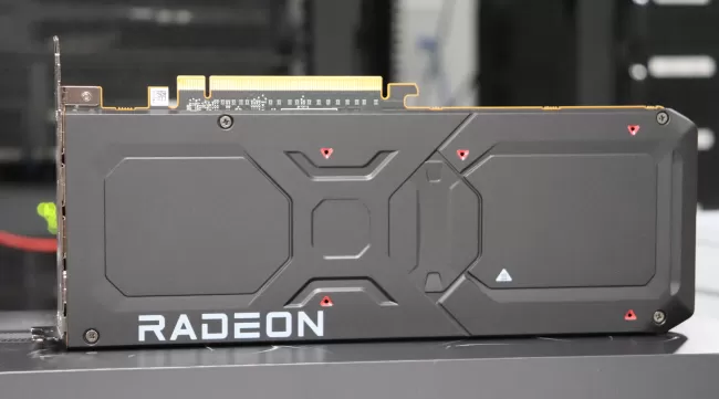 Radeon RX 7800 XT backside