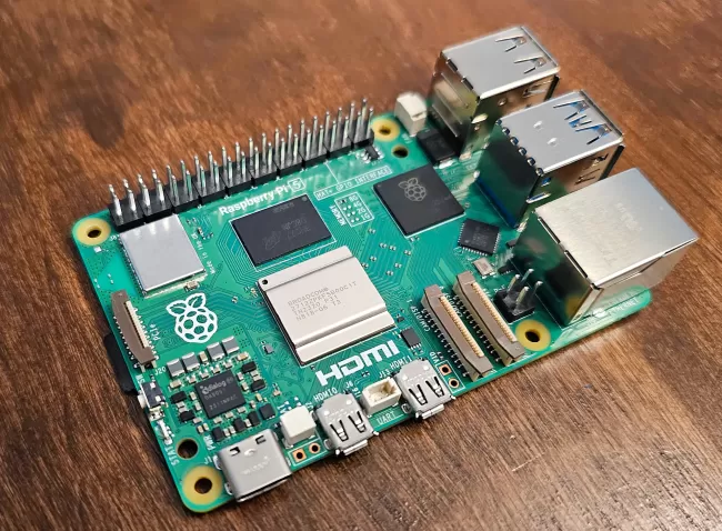 Одноплатний комп'ютер Raspberry Pi 5