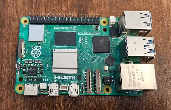 Плата Raspberry Pi 5